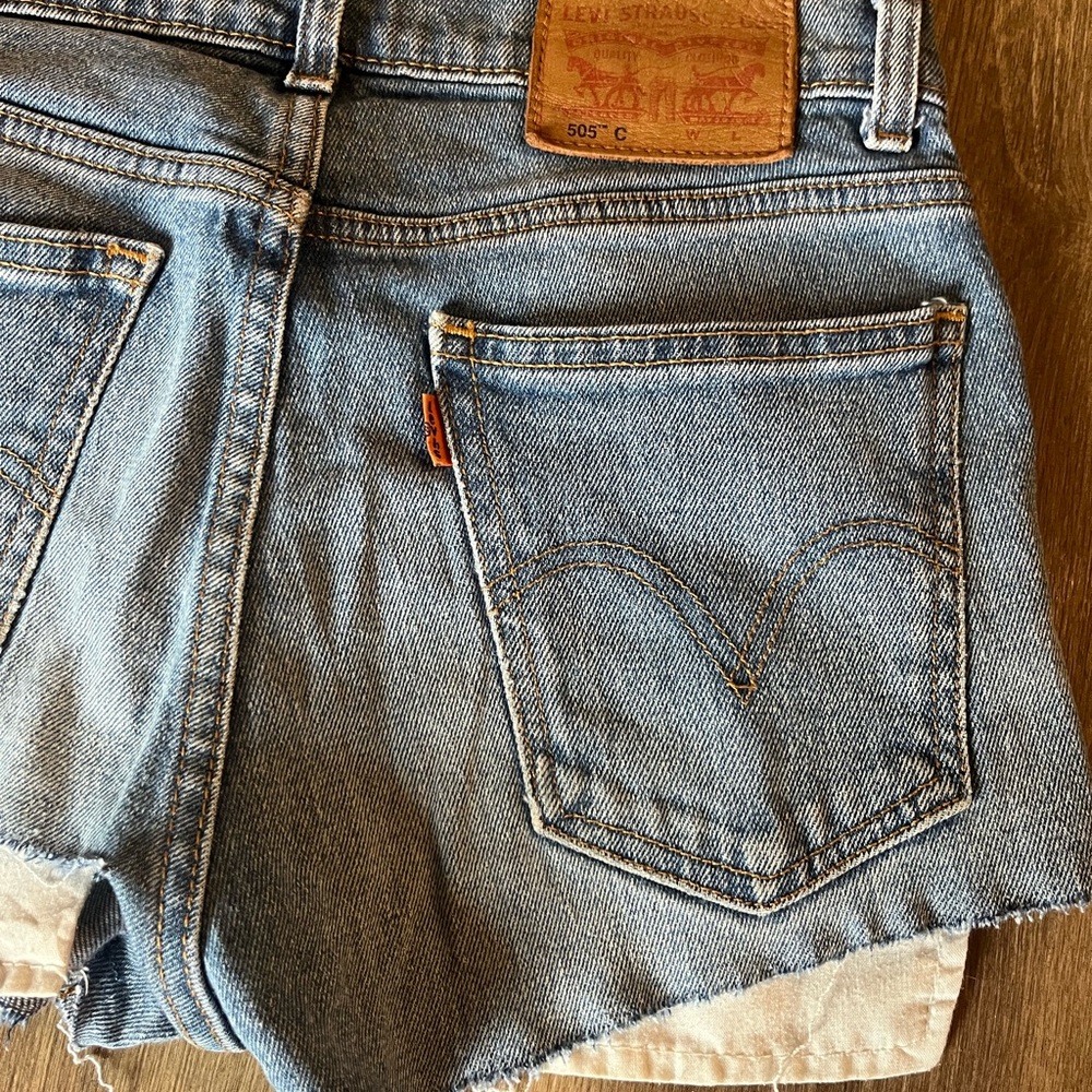 Levi 505 hand cut shorts - Picture 3 of 3